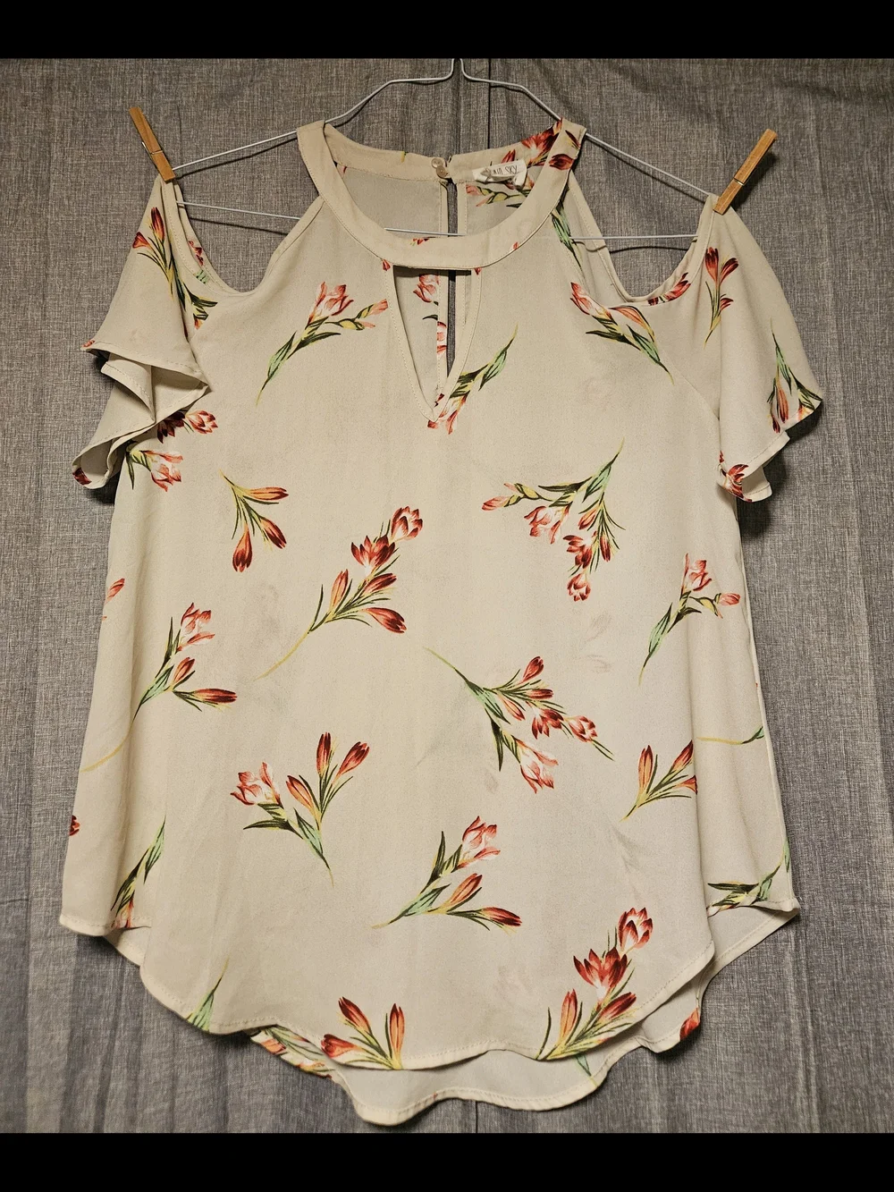 🤑Sienna Sky Cream Cold-Shoulder Floral Blouse